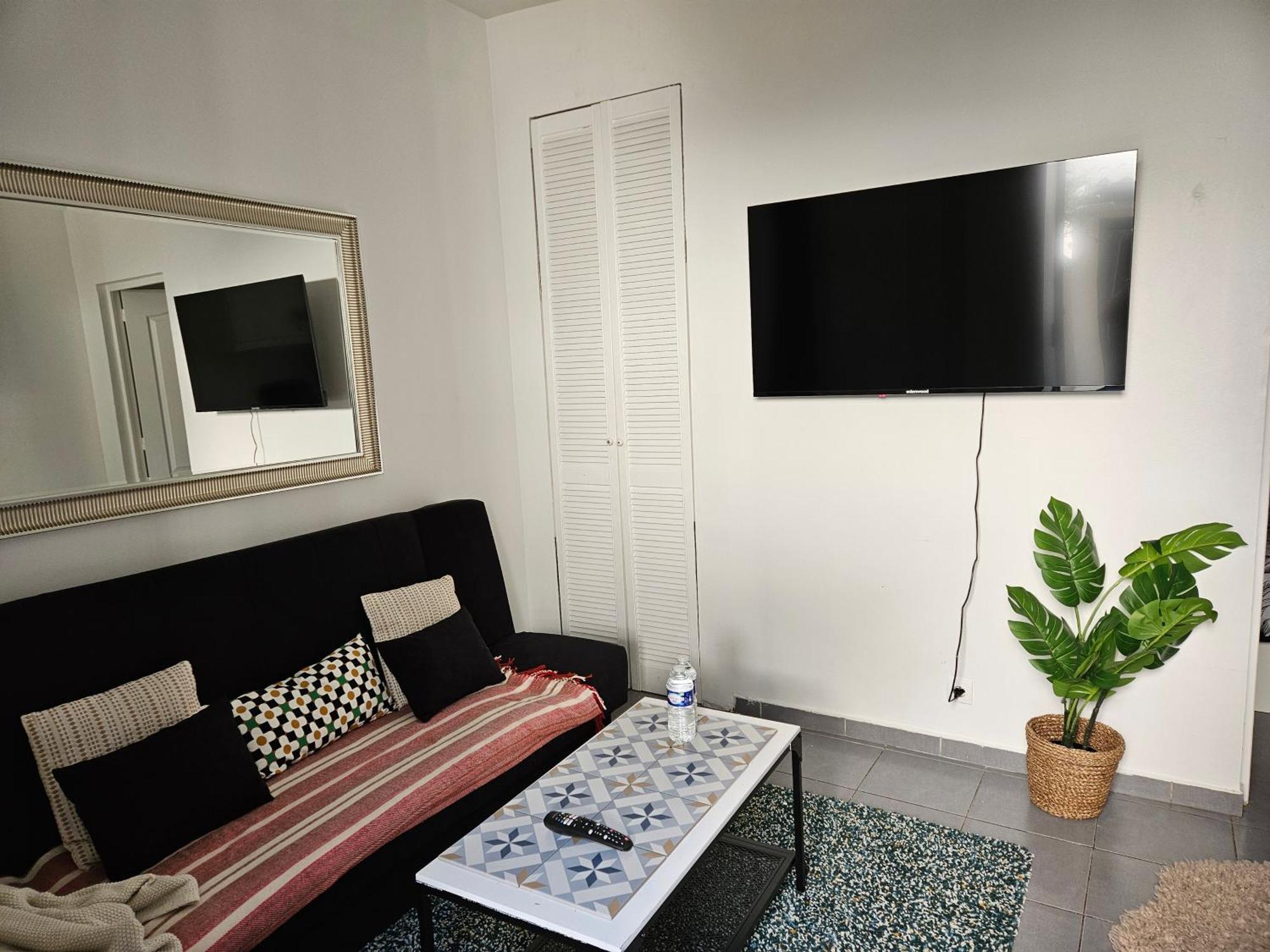 Apartment Stade De France 1 Pour 4 Personnes *